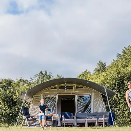 Luxe tent Tent In A Park, Adjacent To The Forest, Luxembourg At 30 Km Nommern